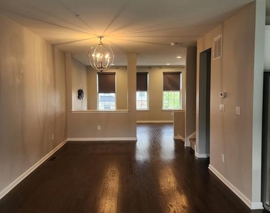 2207 Evin Dr - Photo Thumbnail 1
