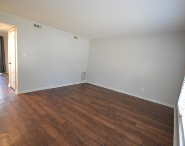 1208 Carlton Avenue - Photo Thumbnail 5