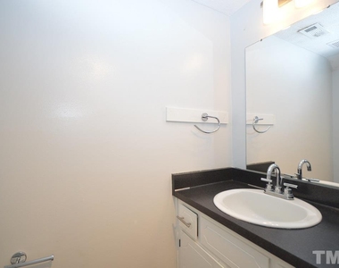 1208 Carlton Avenue - Photo Thumbnail 13