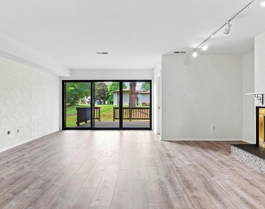 23 Centennial Road - Photo Thumbnail 7