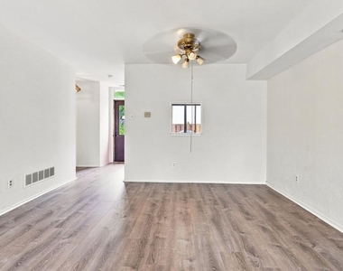 23 Centennial Road - Photo Thumbnail 10