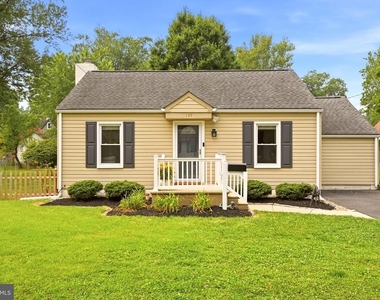 135 Longshore Avenue - Photo Thumbnail 1