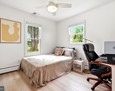 135 Longshore Avenue - Photo Thumbnail 15