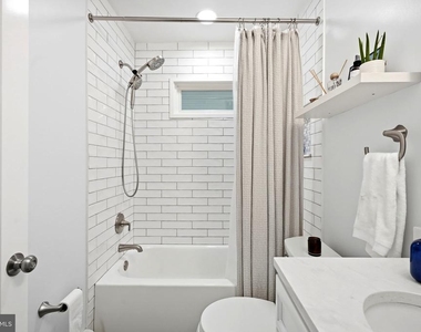 135 Longshore Avenue - Photo Thumbnail 19