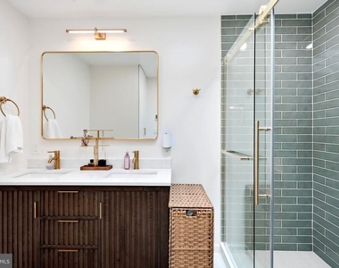 135 Longshore Avenue - Photo Thumbnail 13