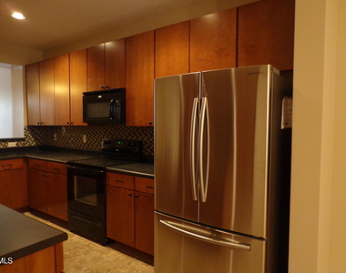 3018 Freeport Drive - Photo Thumbnail 3