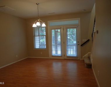 3018 Freeport Drive - Photo Thumbnail 2