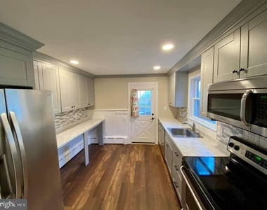 121 Mulberry Street - Photo Thumbnail 2