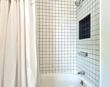 412 Carlisle Street - Photo Thumbnail 18
