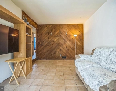 9 Adams Street - Photo Thumbnail 8