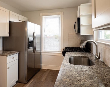 241 Victoria Street - Photo Thumbnail 3