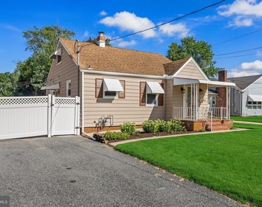 505 Hazel Avenue - Photo Thumbnail 2
