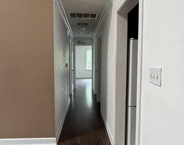 4920b Dunbarton Road - Photo Thumbnail 12
