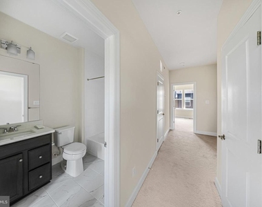 3525 Carnaby Street - Photo Thumbnail 23