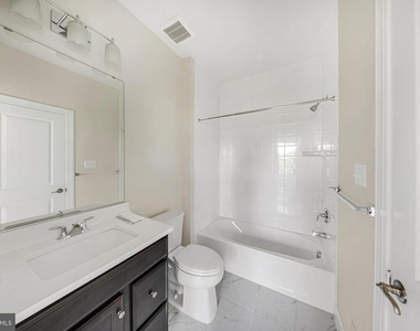 3525 Carnaby Street - Photo Thumbnail 28