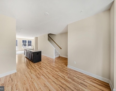 3525 Carnaby Street - Photo Thumbnail 19