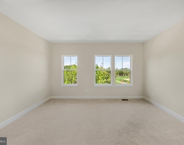 3525 Carnaby Street - Photo Thumbnail 25