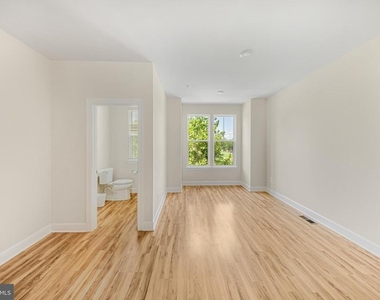3525 Carnaby Street - Photo Thumbnail 13