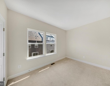 3525 Carnaby Street - Photo Thumbnail 30