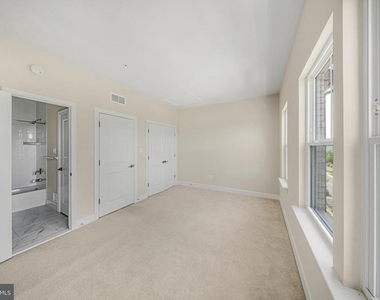 3525 Carnaby Street - Photo Thumbnail 26