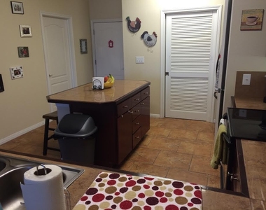 2505 San Gabriel St - Photo Thumbnail 10