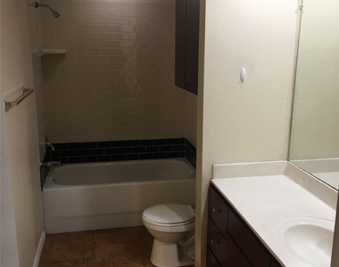 2505 San Gabriel St - Photo Thumbnail 3