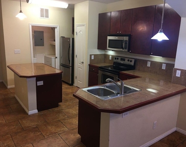 2505 San Gabriel St - Photo Thumbnail 9
