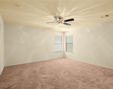 1825 Golden Sunrise Ln - Photo Thumbnail 13