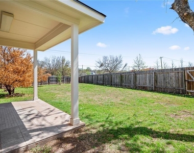 1825 Golden Sunrise Ln - Photo Thumbnail 15