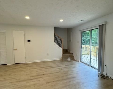 172 Azalea Court - Photo Thumbnail 21
