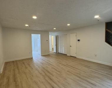 172 Azalea Court - Photo Thumbnail 16