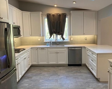 9917 Betteker Lane - Photo Thumbnail 17