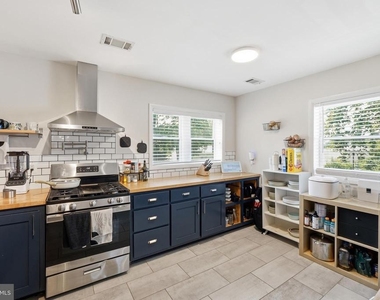 11317 College View Drive - Photo Thumbnail 5
