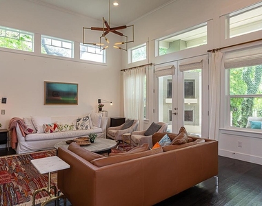 805 W Mary St - Photo Thumbnail 13