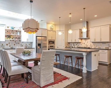 805 W Mary St - Photo Thumbnail 8