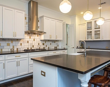 805 W Mary St - Photo Thumbnail 9
