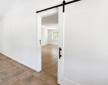 234 Cedar Holw - Photo Thumbnail 8
