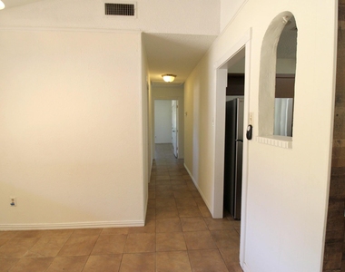 234 Cedar Holw - Photo Thumbnail 11