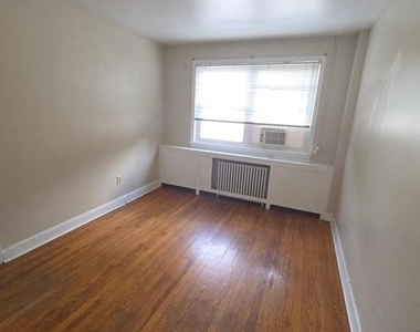 9863 Main Street - Photo Thumbnail 13