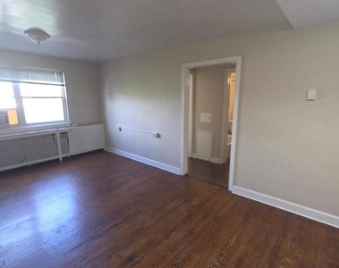 9863 Main Street - Photo Thumbnail 7