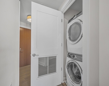 4960 Fairmont Avenue - Photo Thumbnail 13