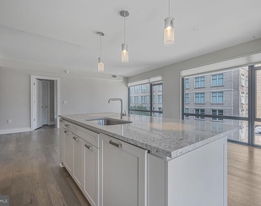 4960 Fairmont Avenue - Photo Thumbnail 9