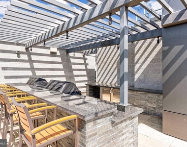 4960 Fairmont Avenue - Photo Thumbnail 19