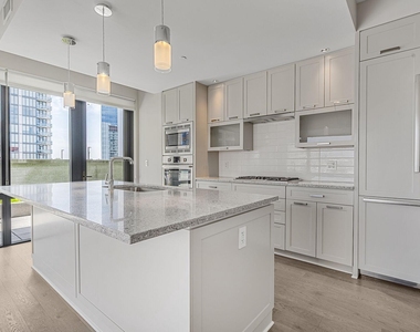 4960 Fairmont Avenue - Photo Thumbnail 1