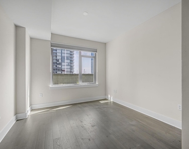 4960 Fairmont Avenue - Photo Thumbnail 10