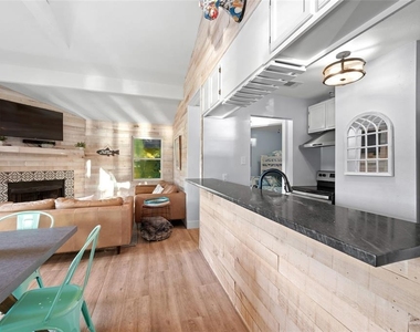 1708 Ski Slope Dr - Photo Thumbnail 7