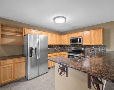 5306 Beacon Dr - Photo Thumbnail 3