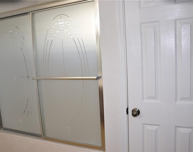 127 Anderson St - Photo Thumbnail 9