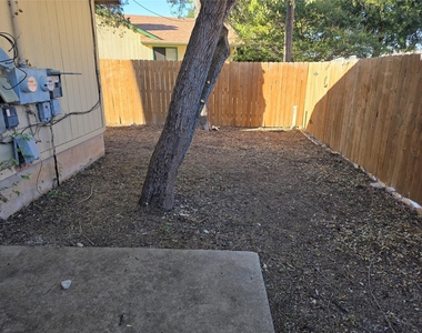 1735 Horseshoe Cir - Photo Thumbnail 19