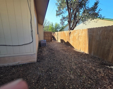 1735 Horseshoe Cir - Photo Thumbnail 17